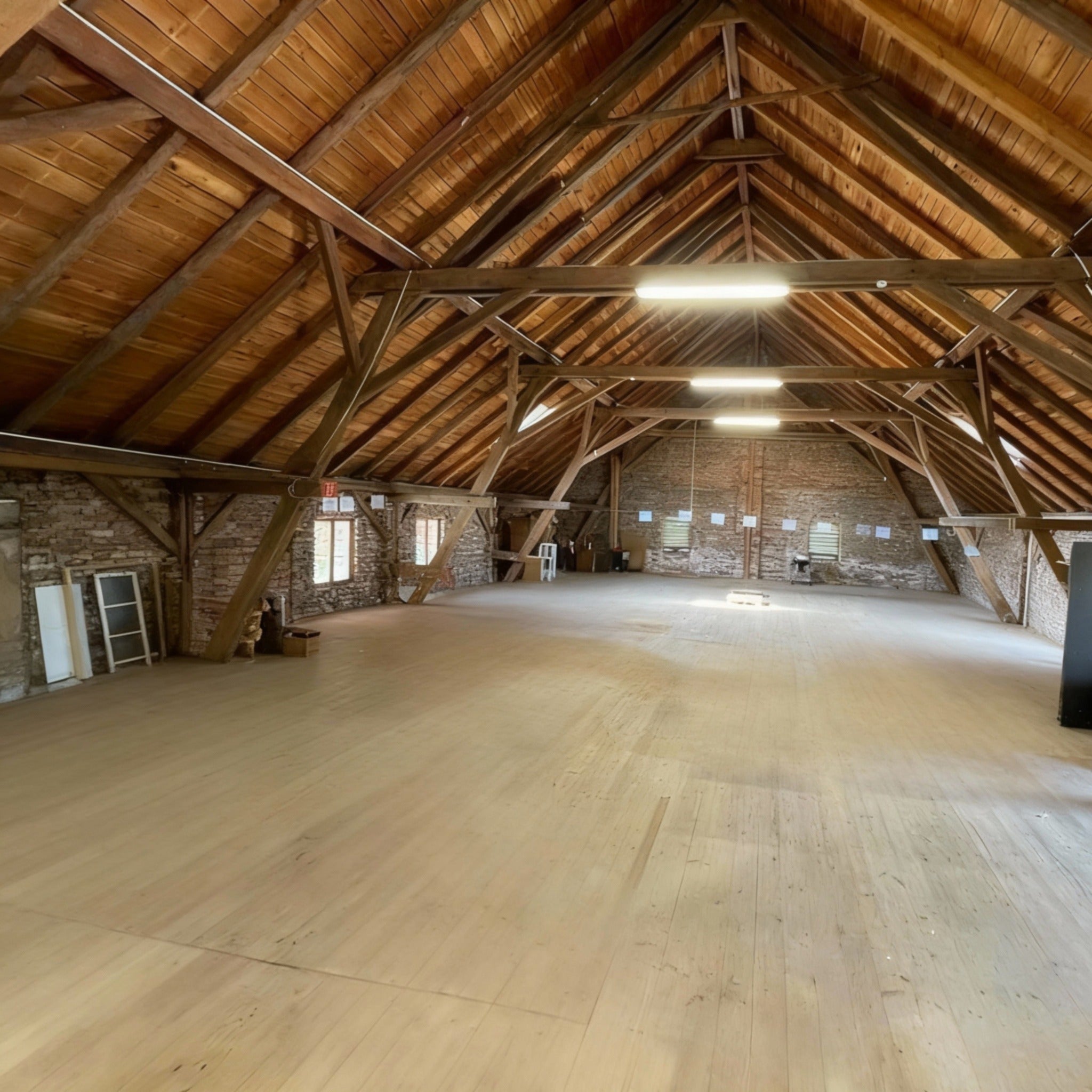 Sauberer Dachboden nach professioneller Entrümpelung in München