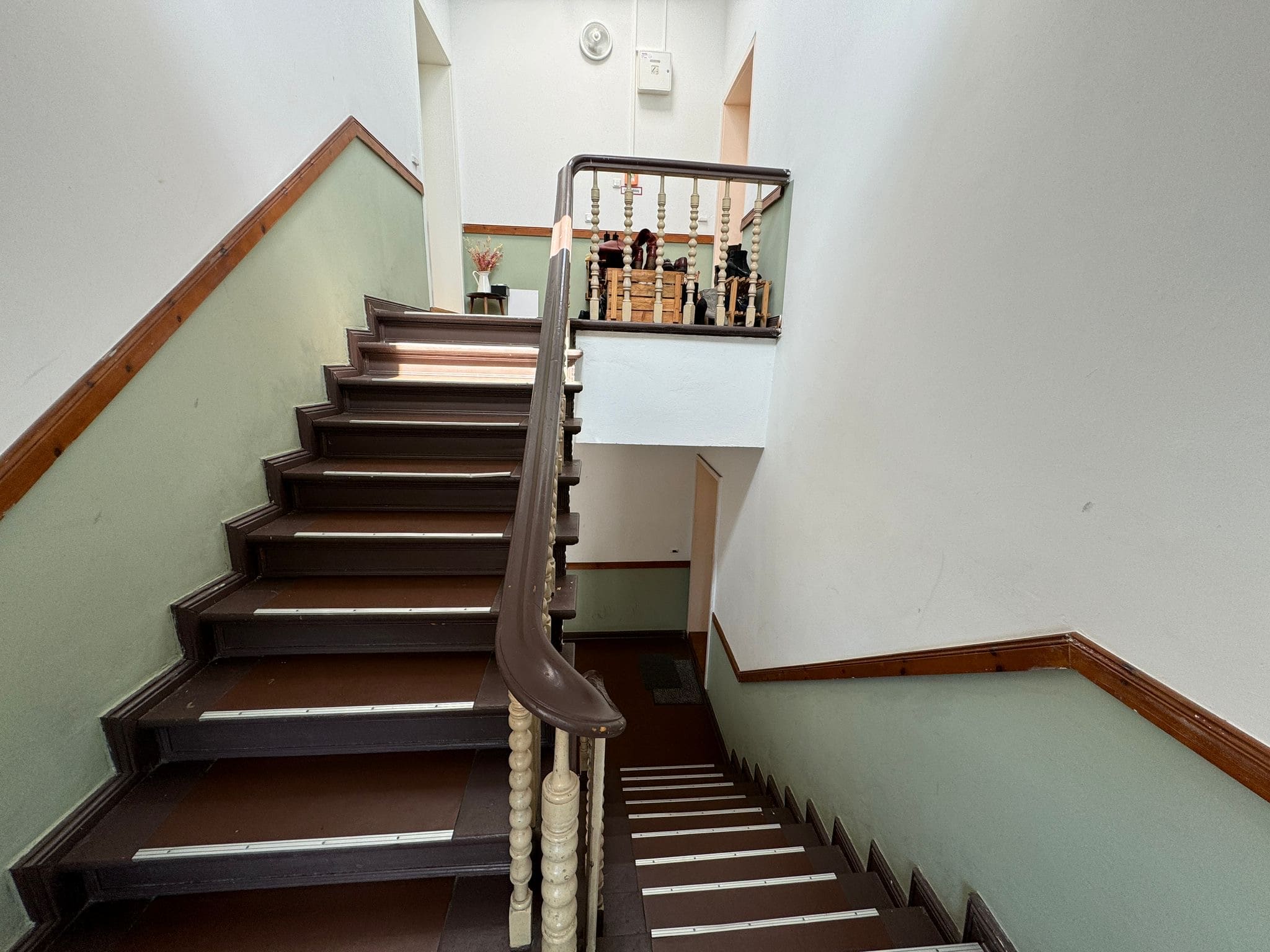 Treppenhausreinigung in einem Altbau in München